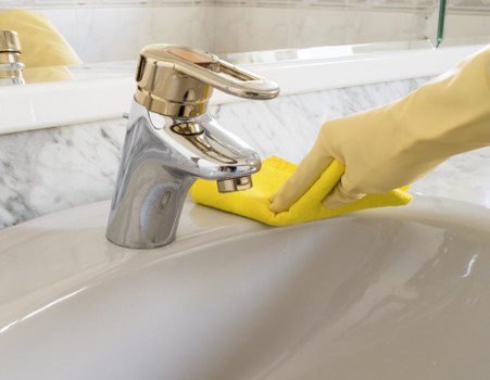 Customer booking a cleaning service with a schedule
